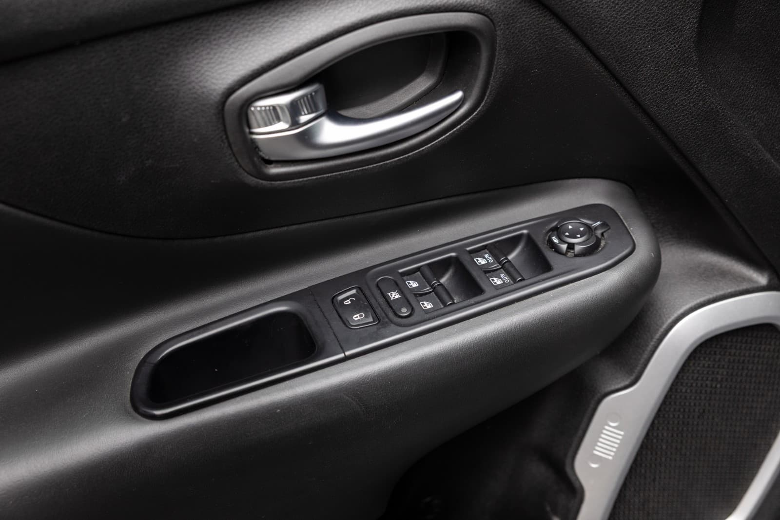 Jeep Renegade - bilde 13