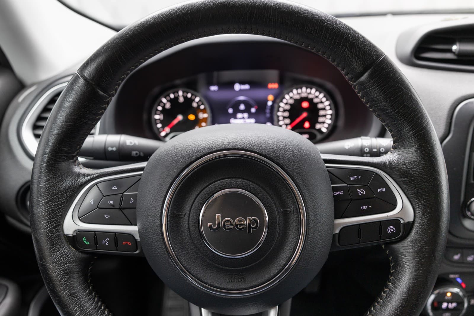 Jeep Renegade - bilde 17