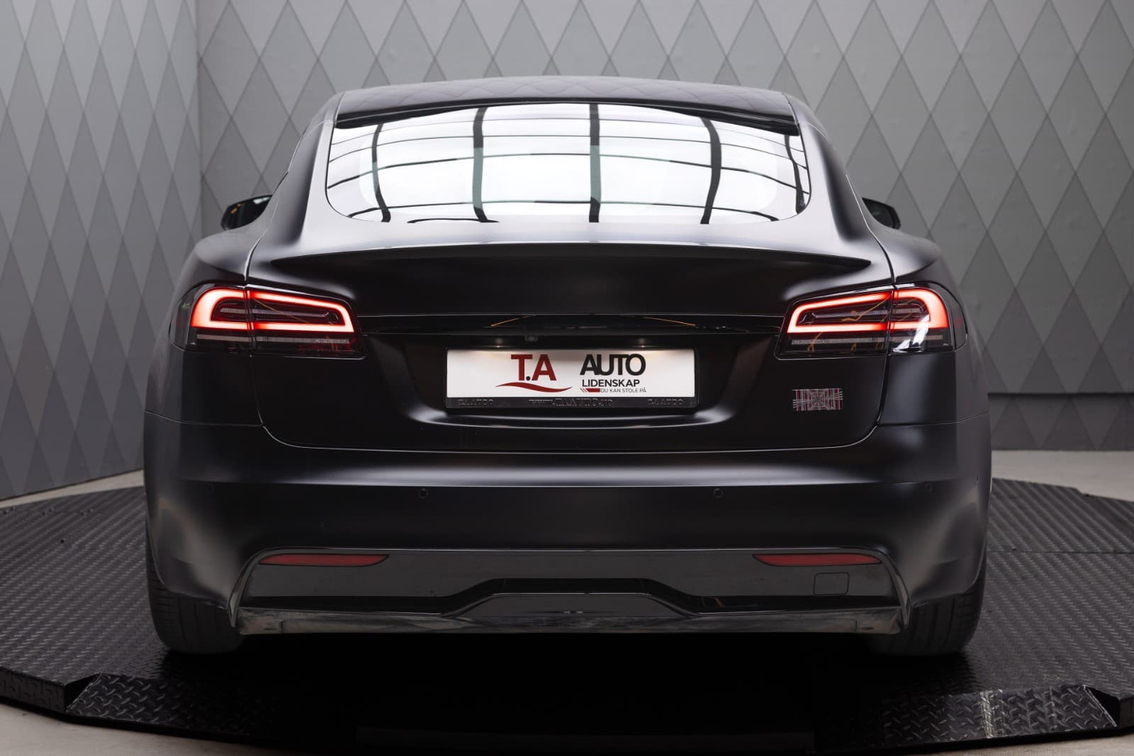 Tesla Model S - bilde 8