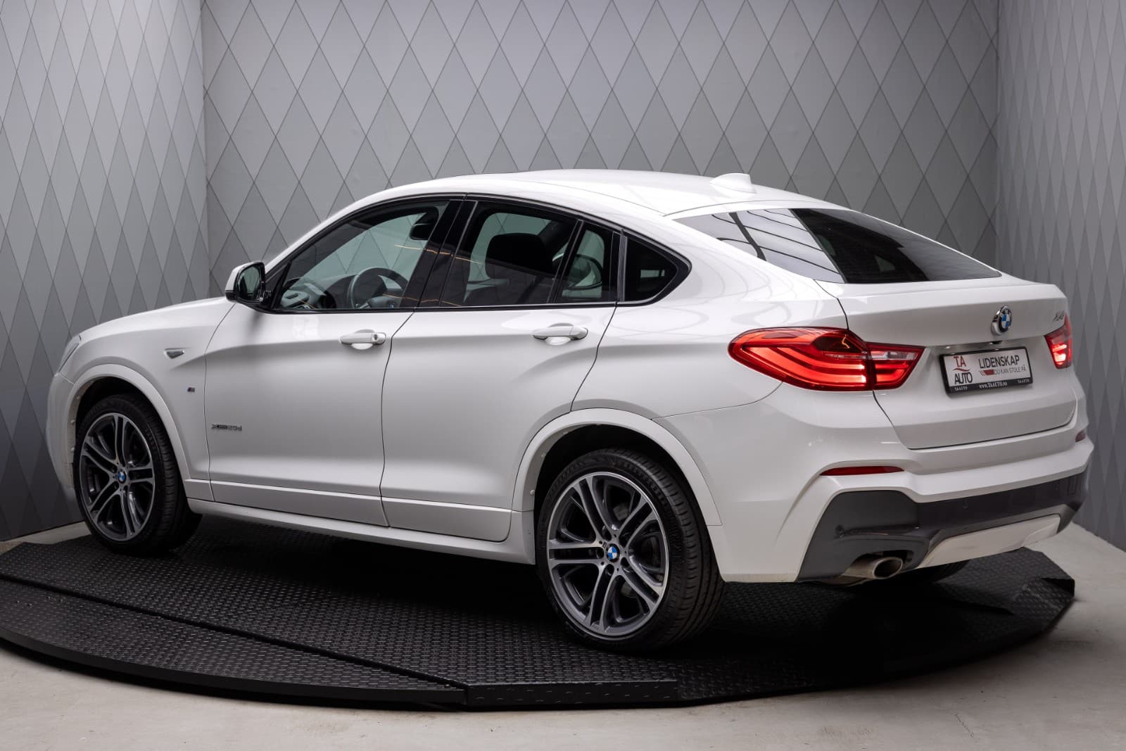 BMW X4 - bilde 8