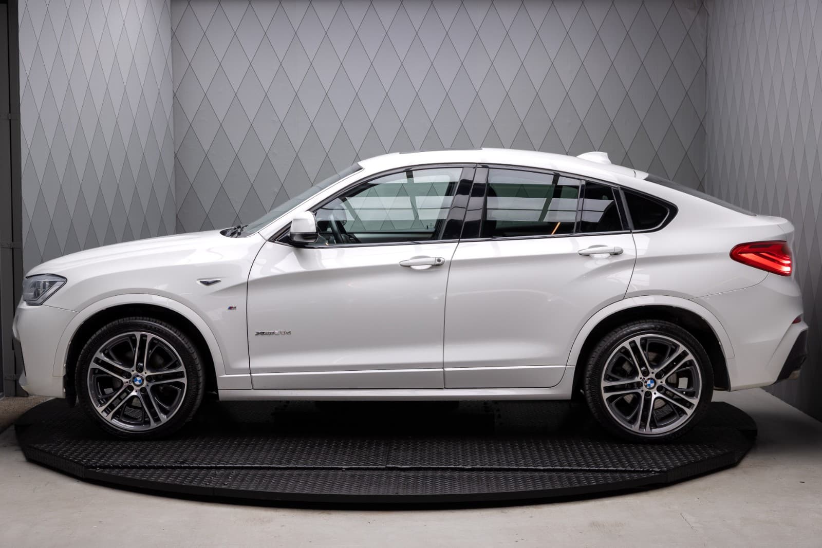 BMW X4 - bilde 9