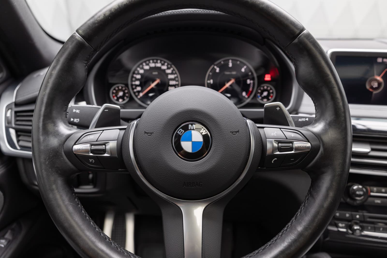 BMW X6 - bilde 25