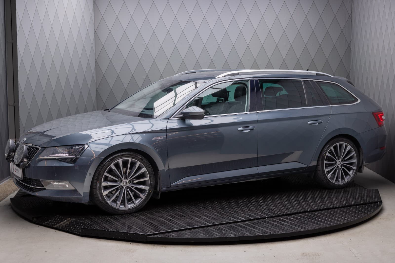 Skoda Superb - bilde 2