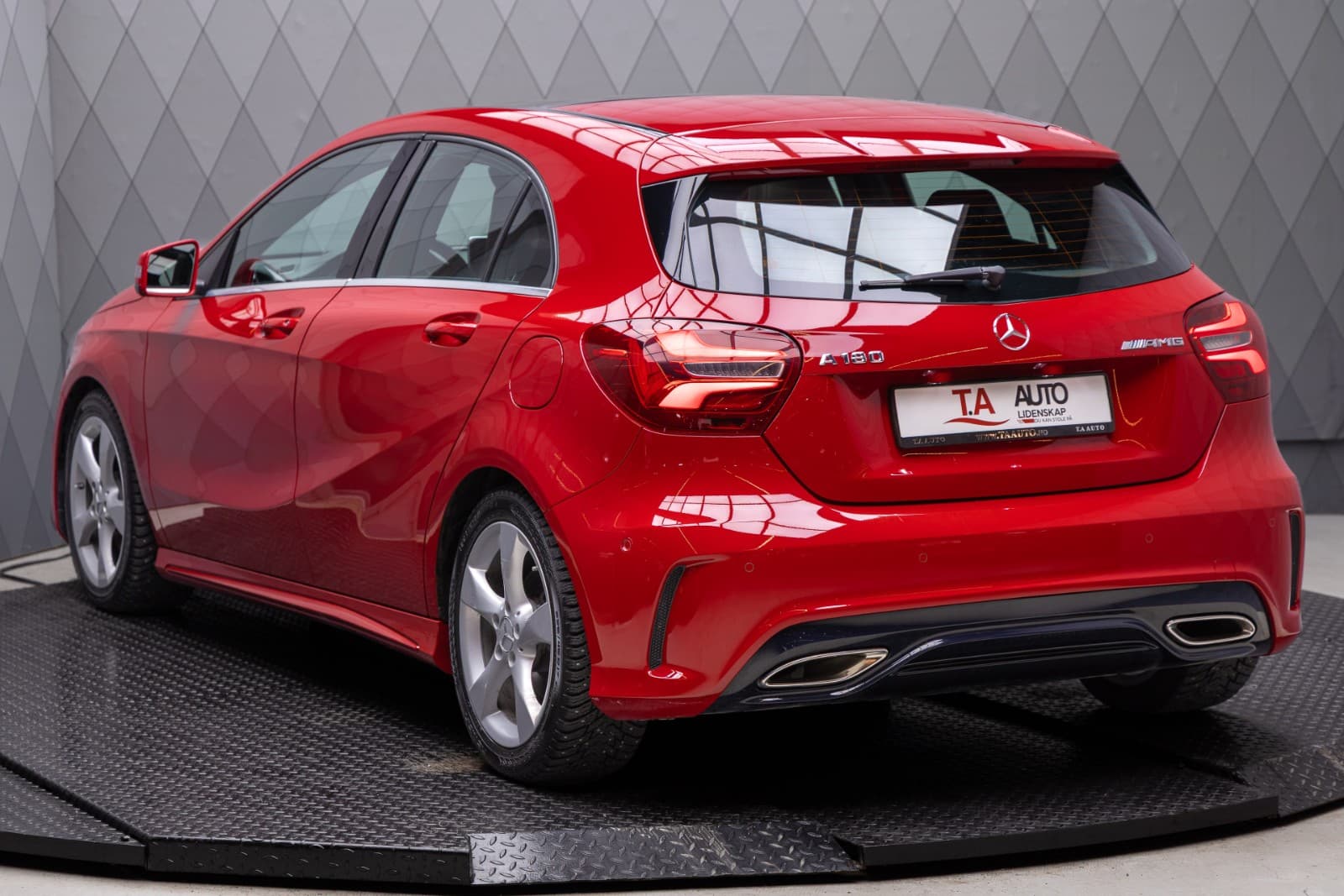 Mercedes-Benz A180 - bilde 1