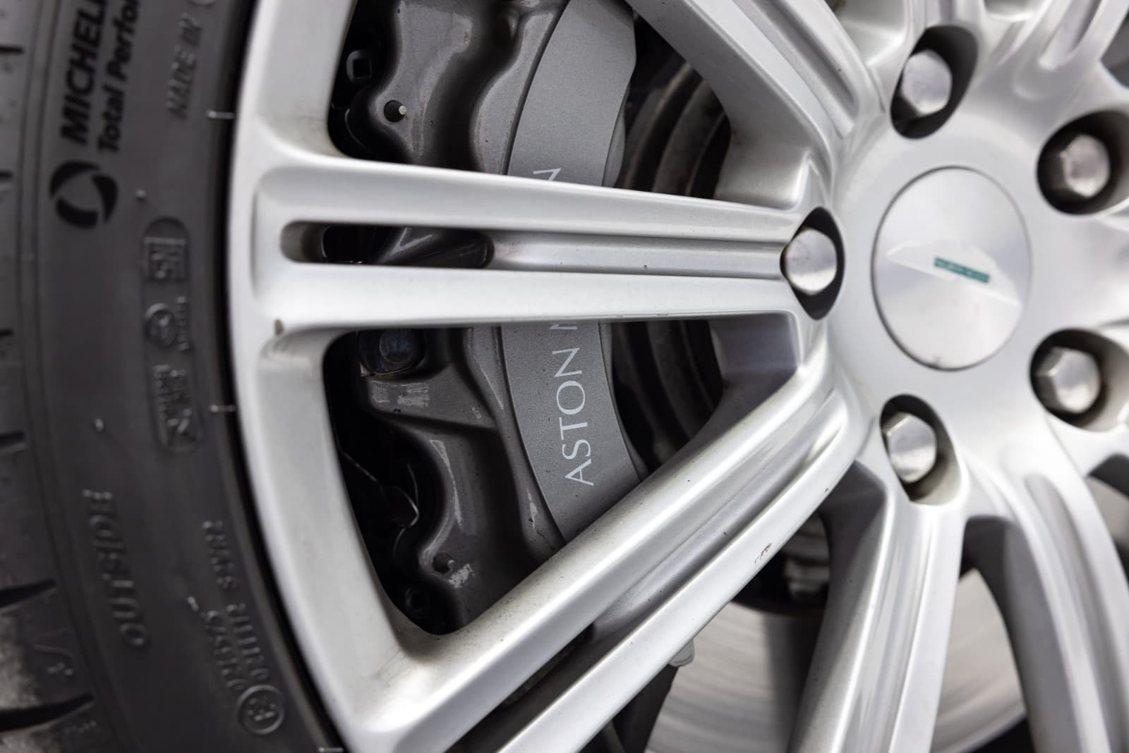 Aston Martin Rapide - bilde 9