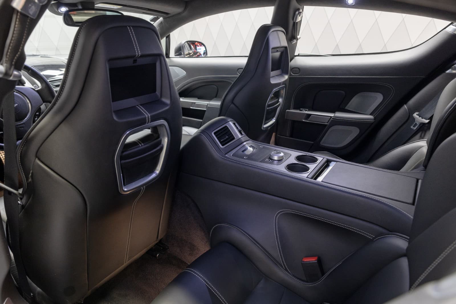 Aston Martin Rapide - bilde 21