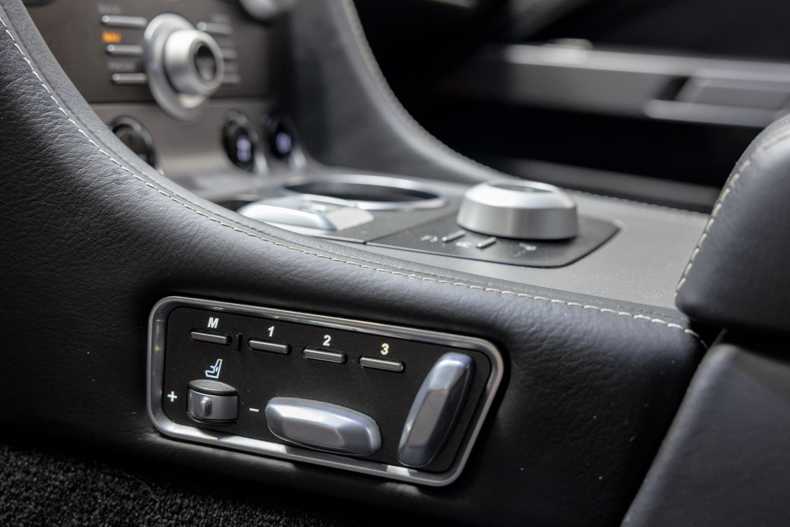 Aston Martin Rapide - bilde 24