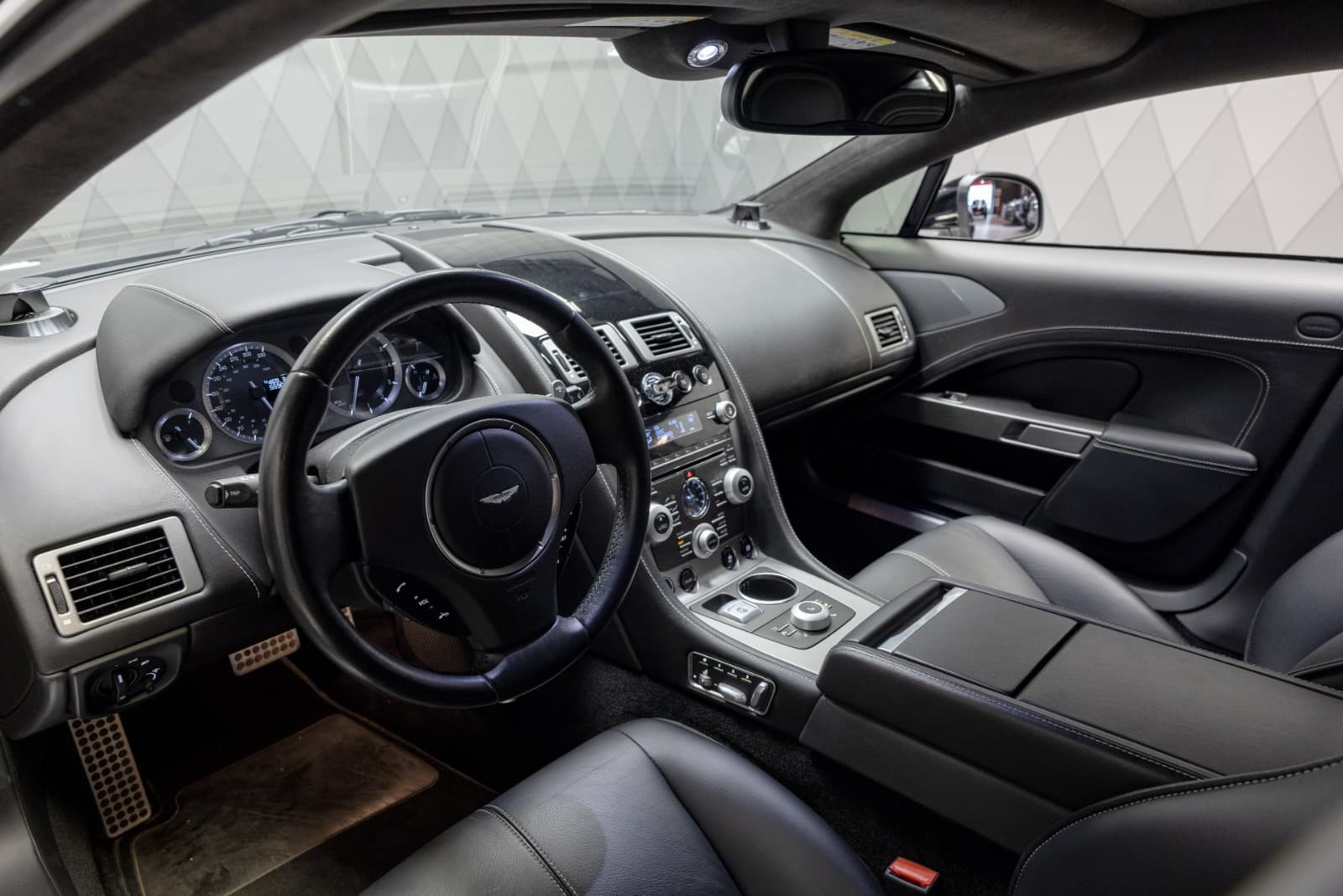 Aston Martin Rapide - bilde 19