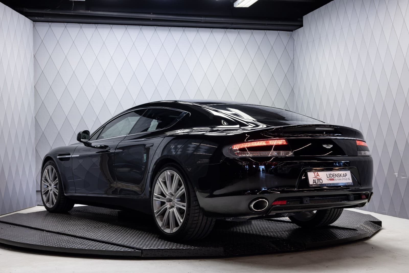 Aston Martin Rapide - bilde 6