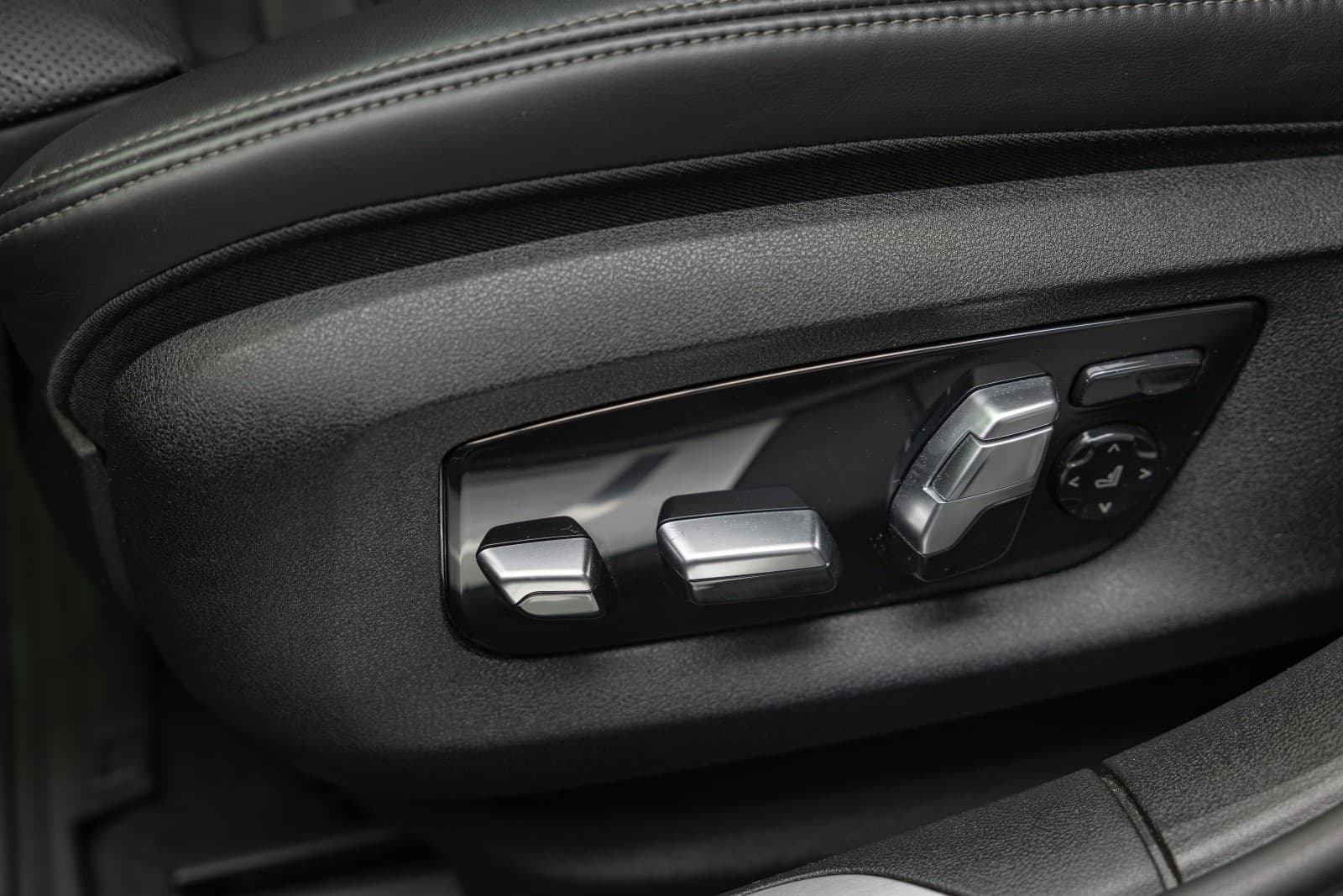 BMW 7-serie - bilde 16