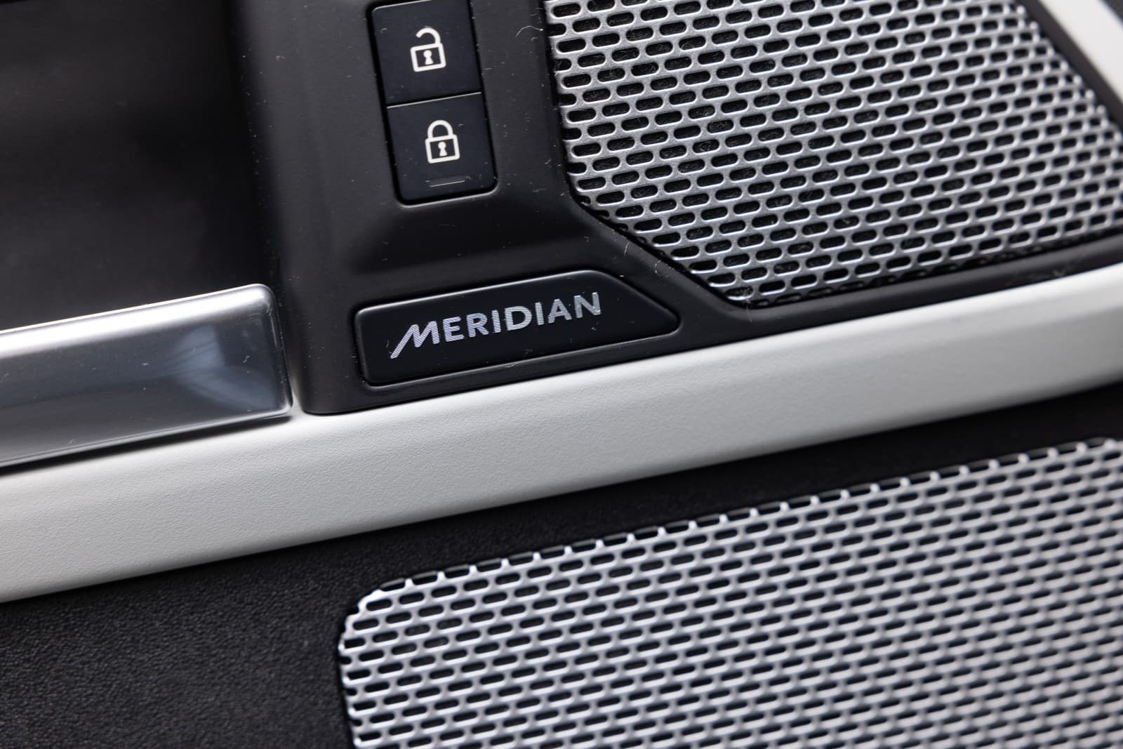 Land Rover Defender - bilde 13