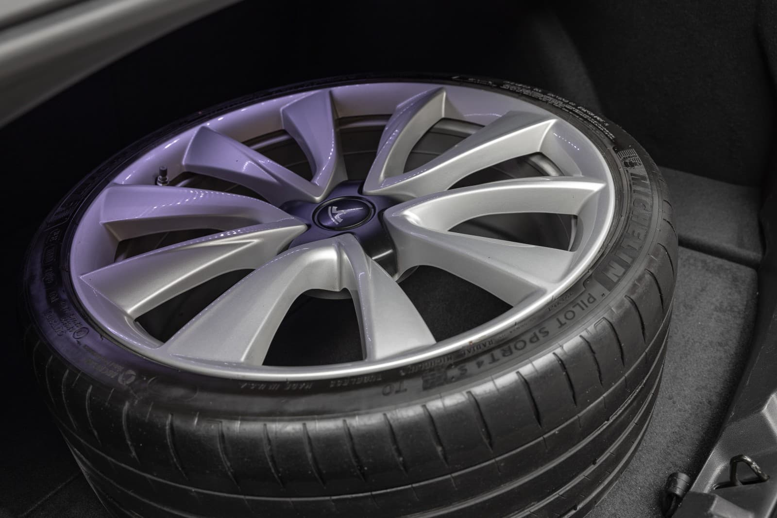 Tesla Model 3 - bilde 25