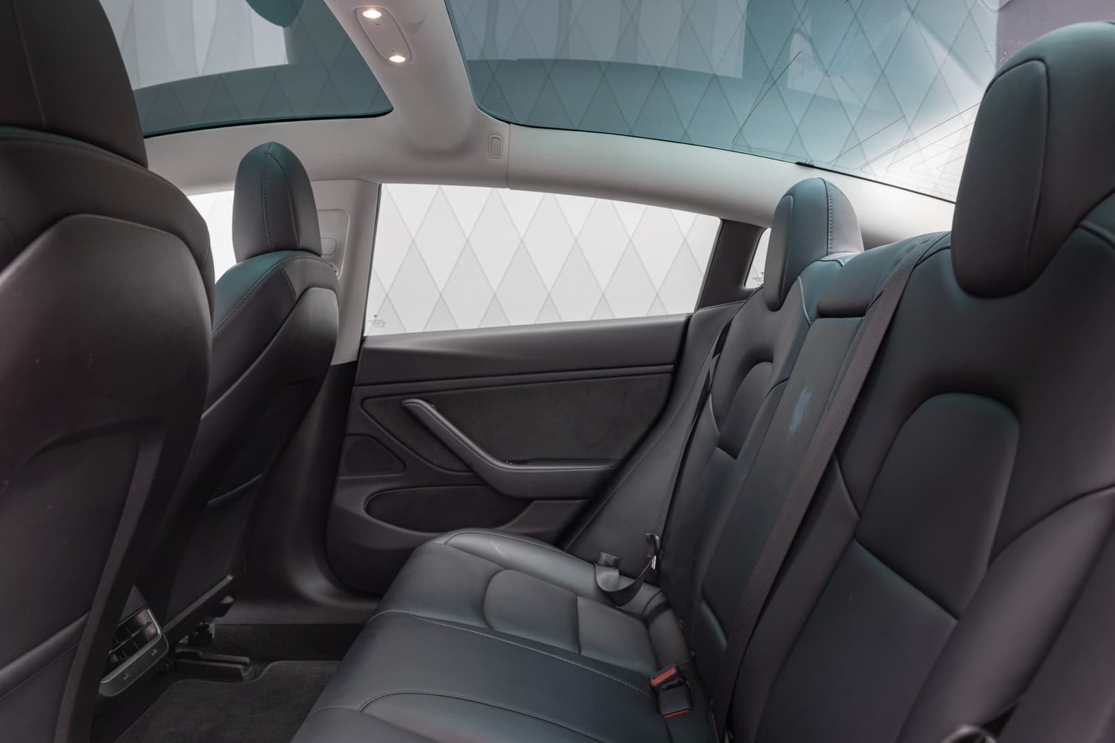 Tesla Model 3 - bilde 22