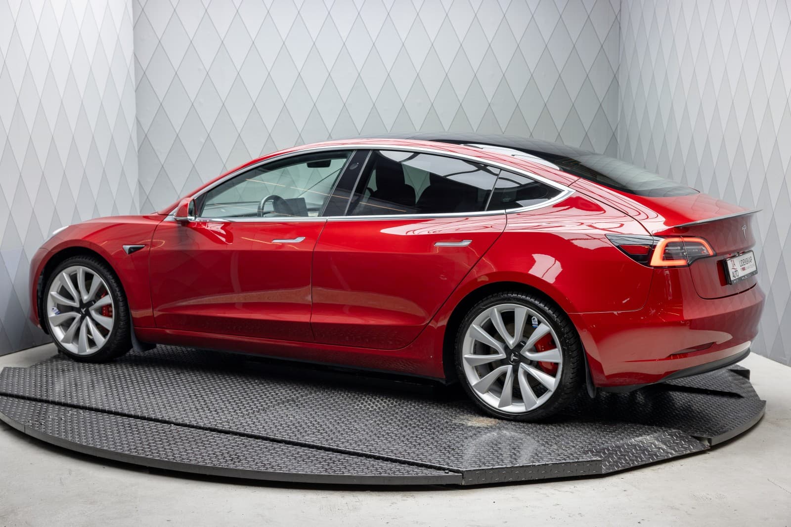 Tesla Model 3 - bilde 6