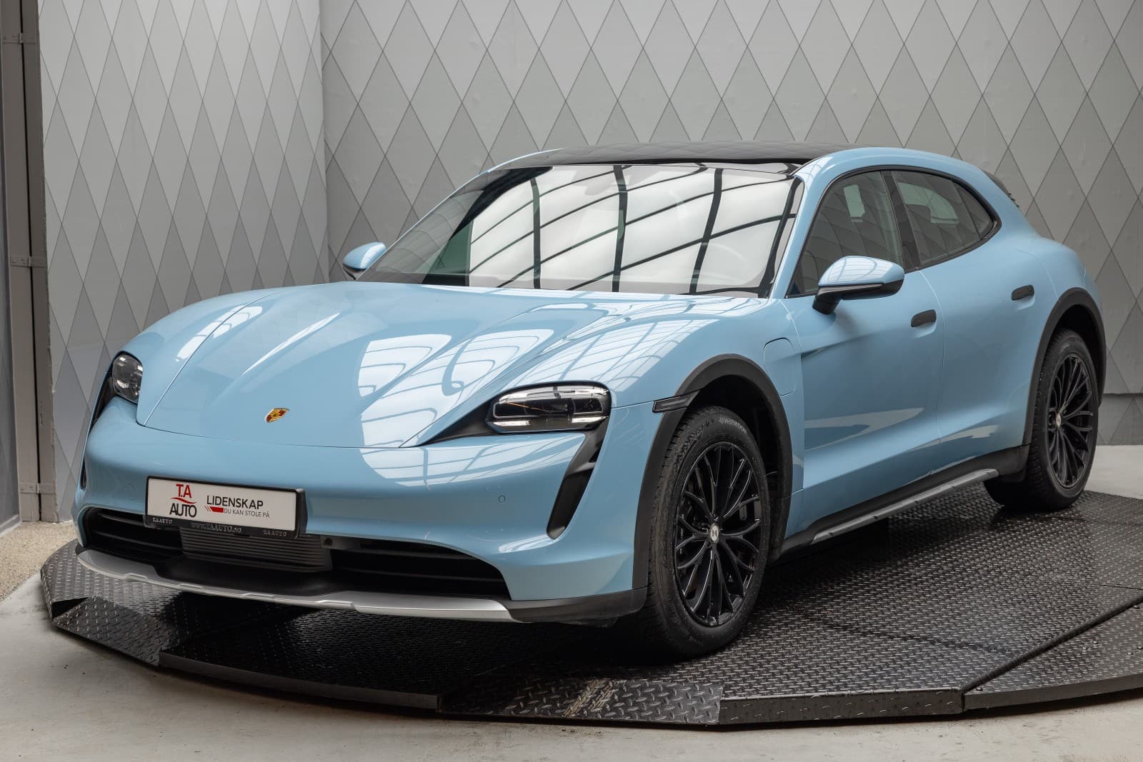 Porsche Taycan Cross Turismo - bilde 2