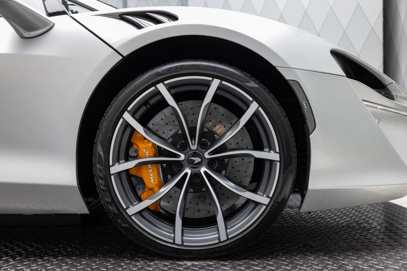 McLaren Artura - bilde 18