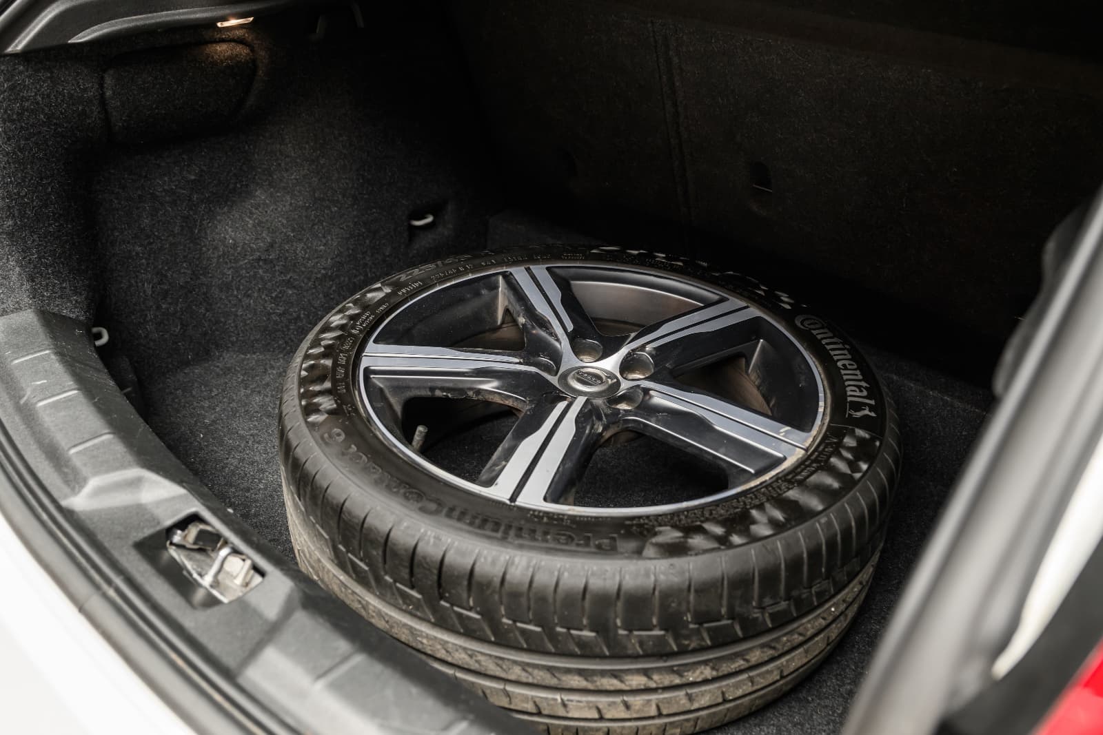 Volvo V40 - bilde 25