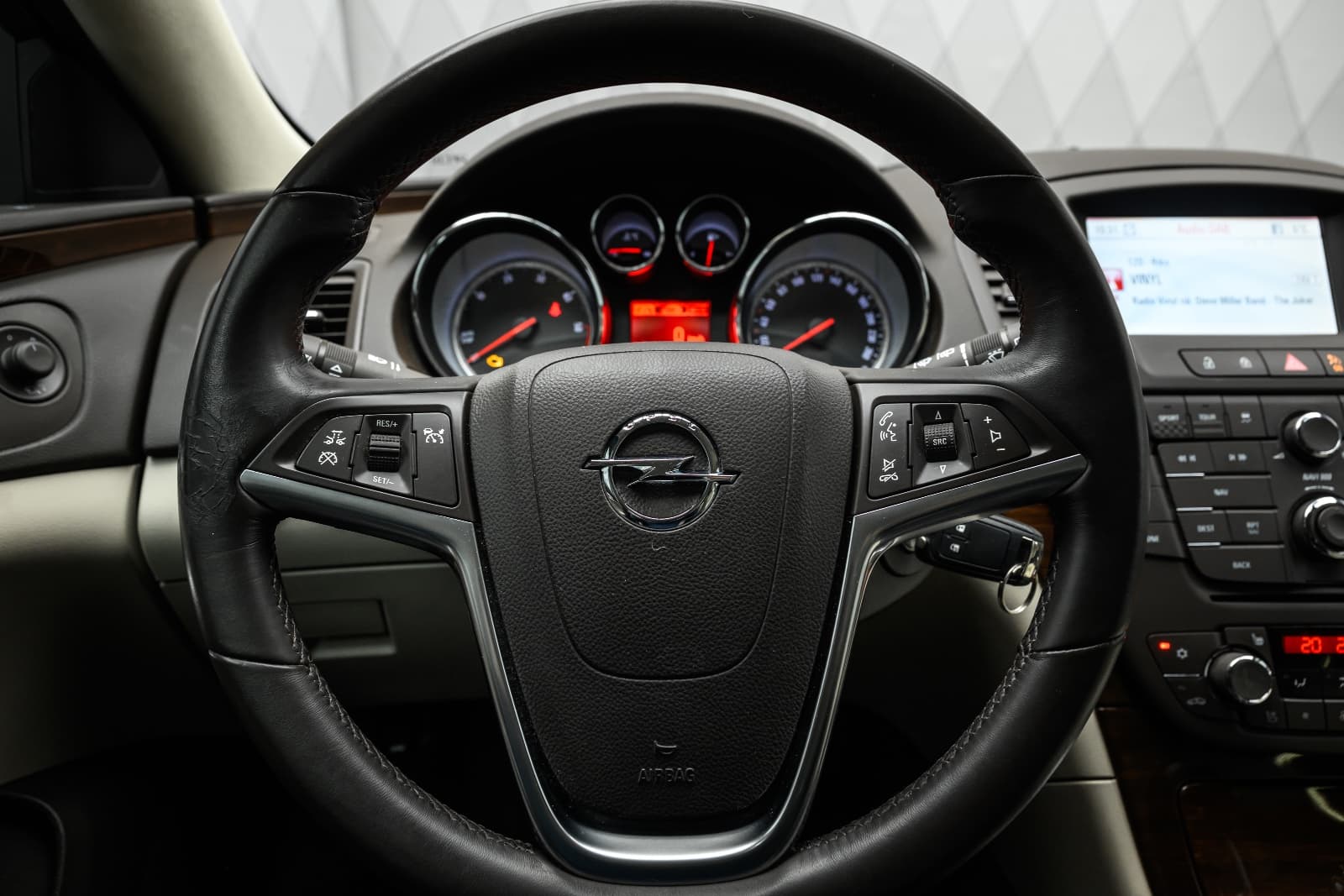 Opel Insignia - bilde 16