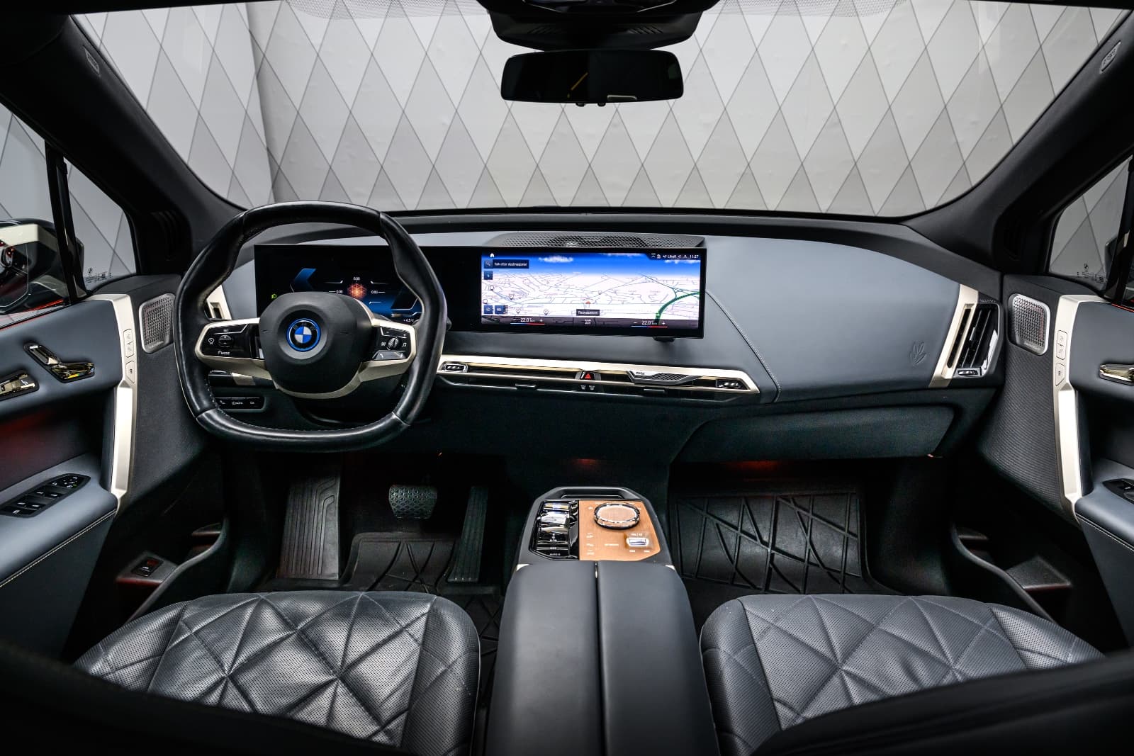 BMW iX - bilde 15
