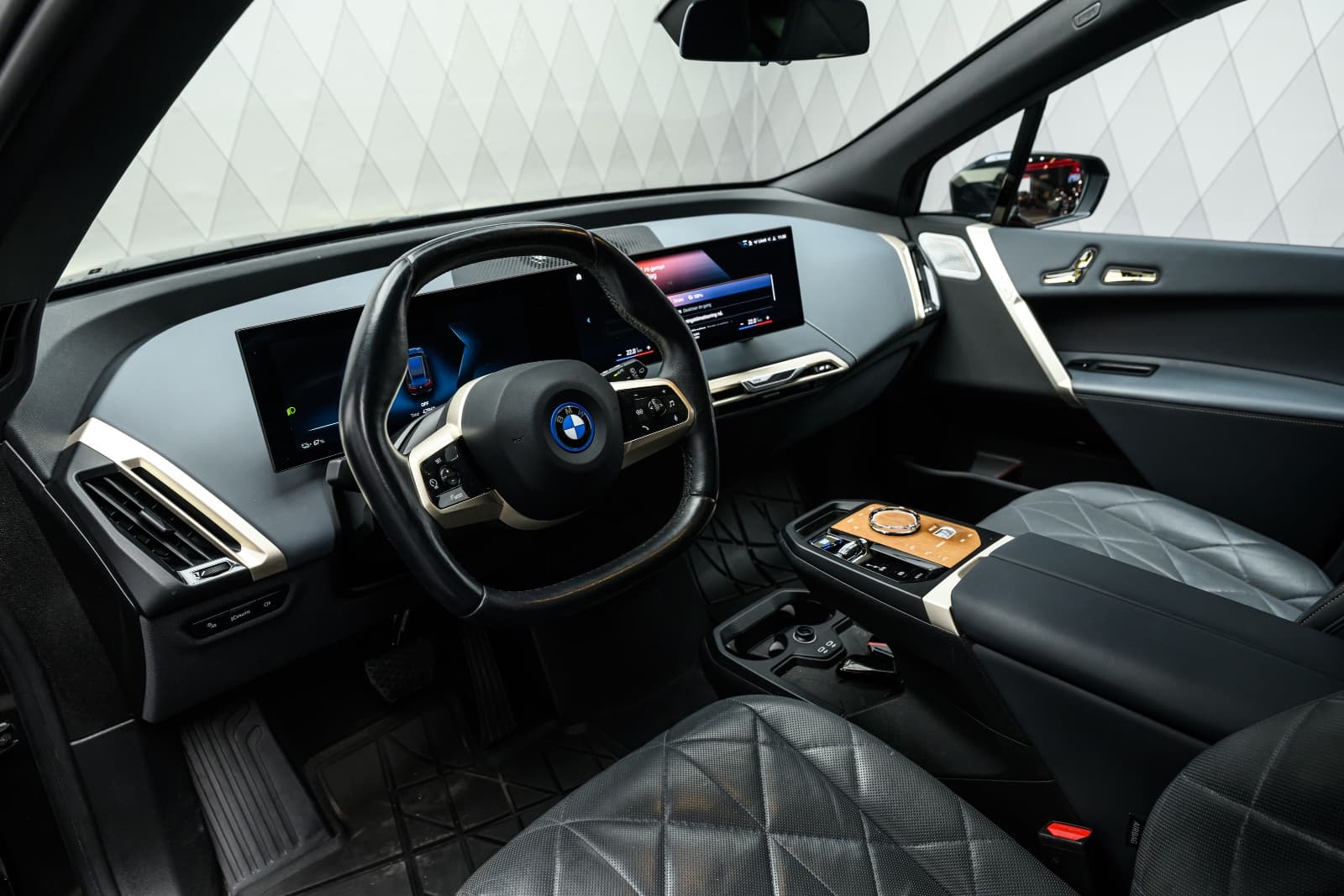 BMW iX - bilde 18