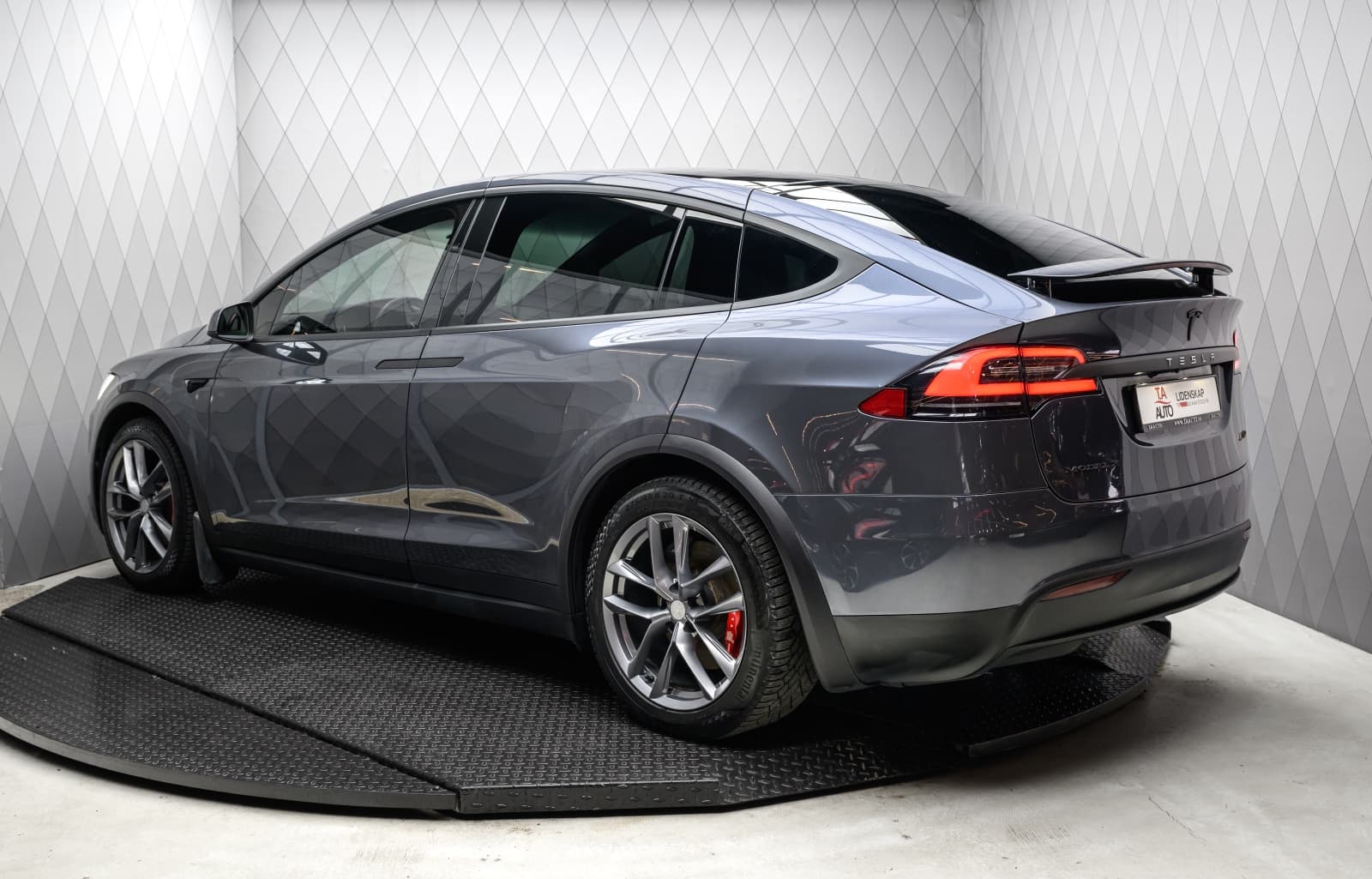Tesla Model X - bilde 6