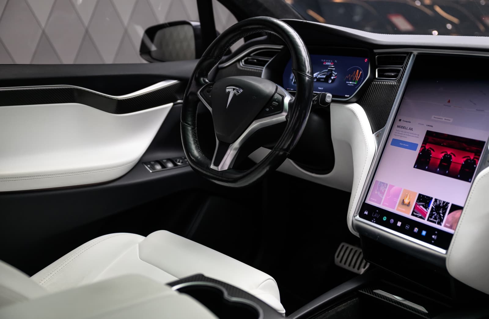 Tesla Model X - bilde 36