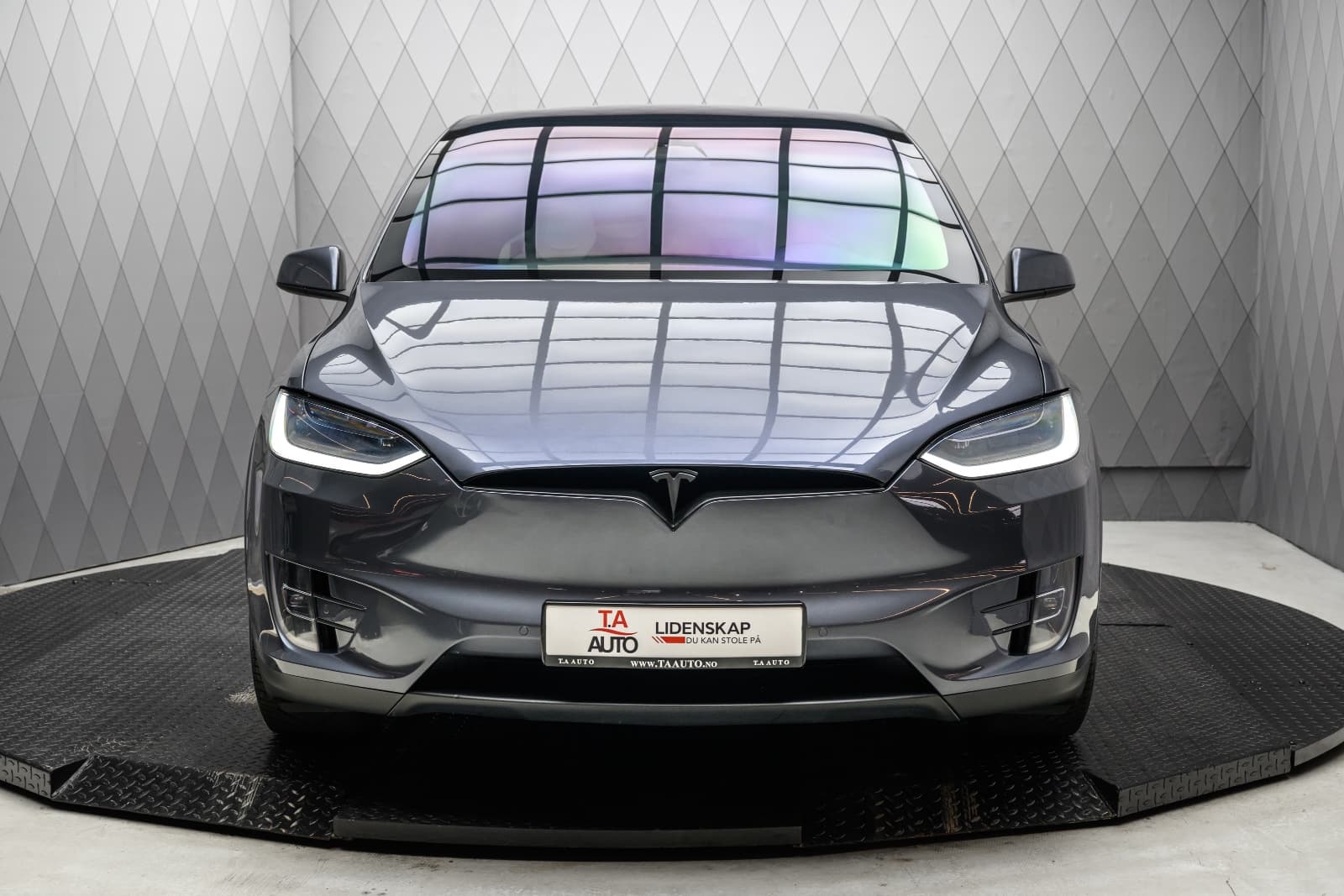 Tesla Model X - bilde 3