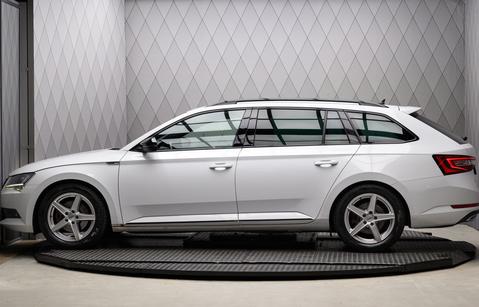 Skoda Superb - bilde 7