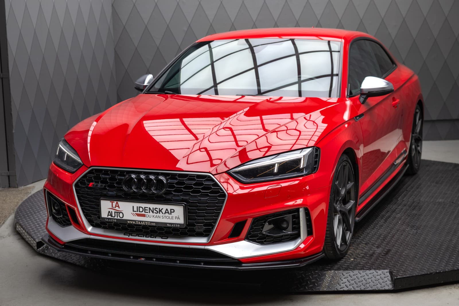 Audi RS5 - bilde 3