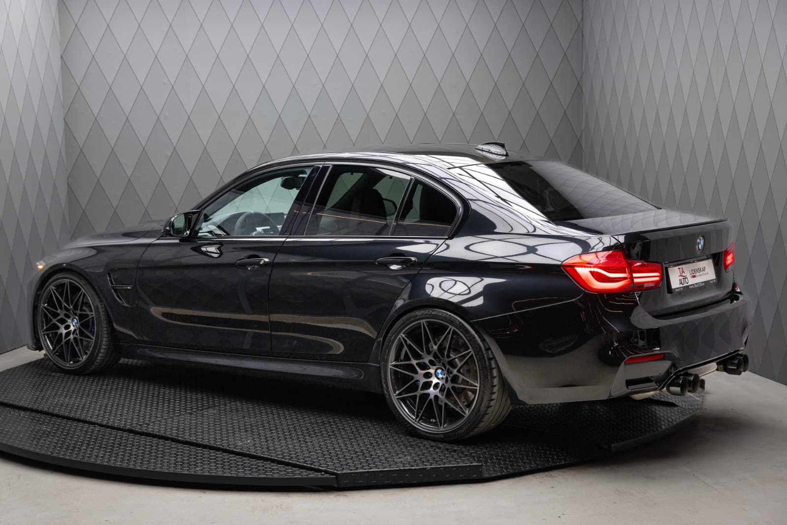 BMW M3 - bilde 8
