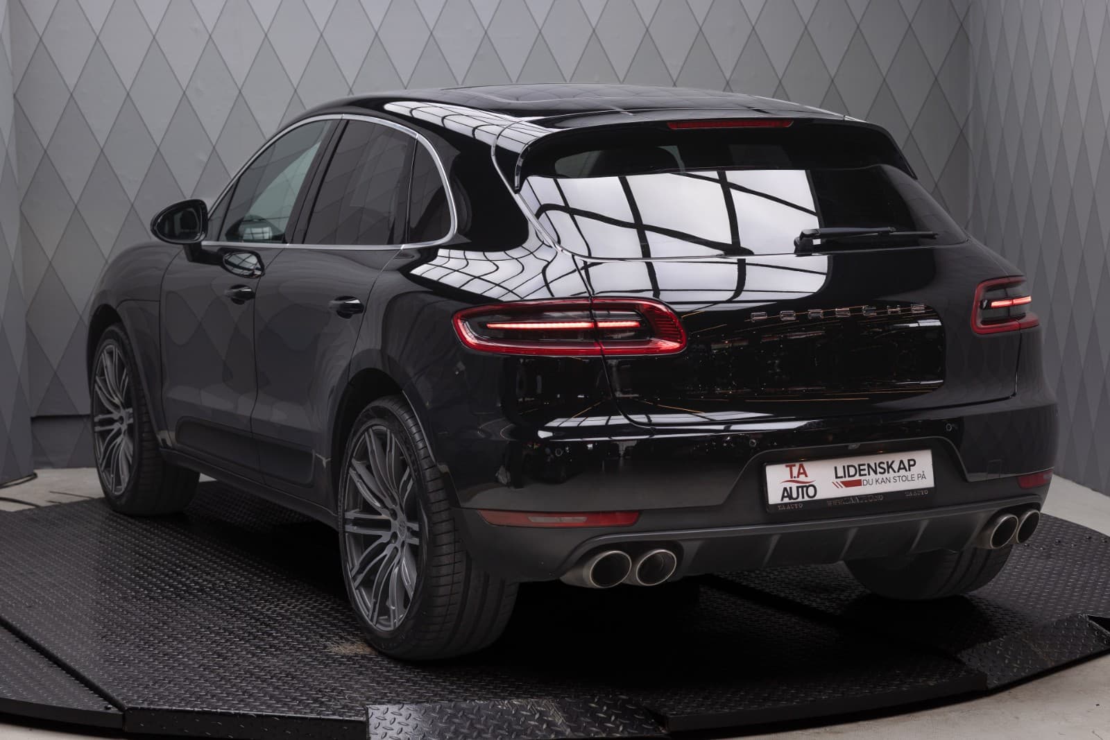 Porsche Macan S